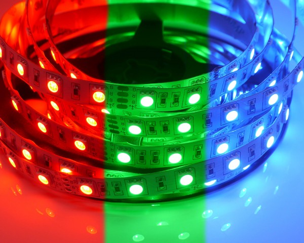 konfektionierter RGB LED-Streifen 60LEDs/m, 575lm/m 10.8W/m, 24V