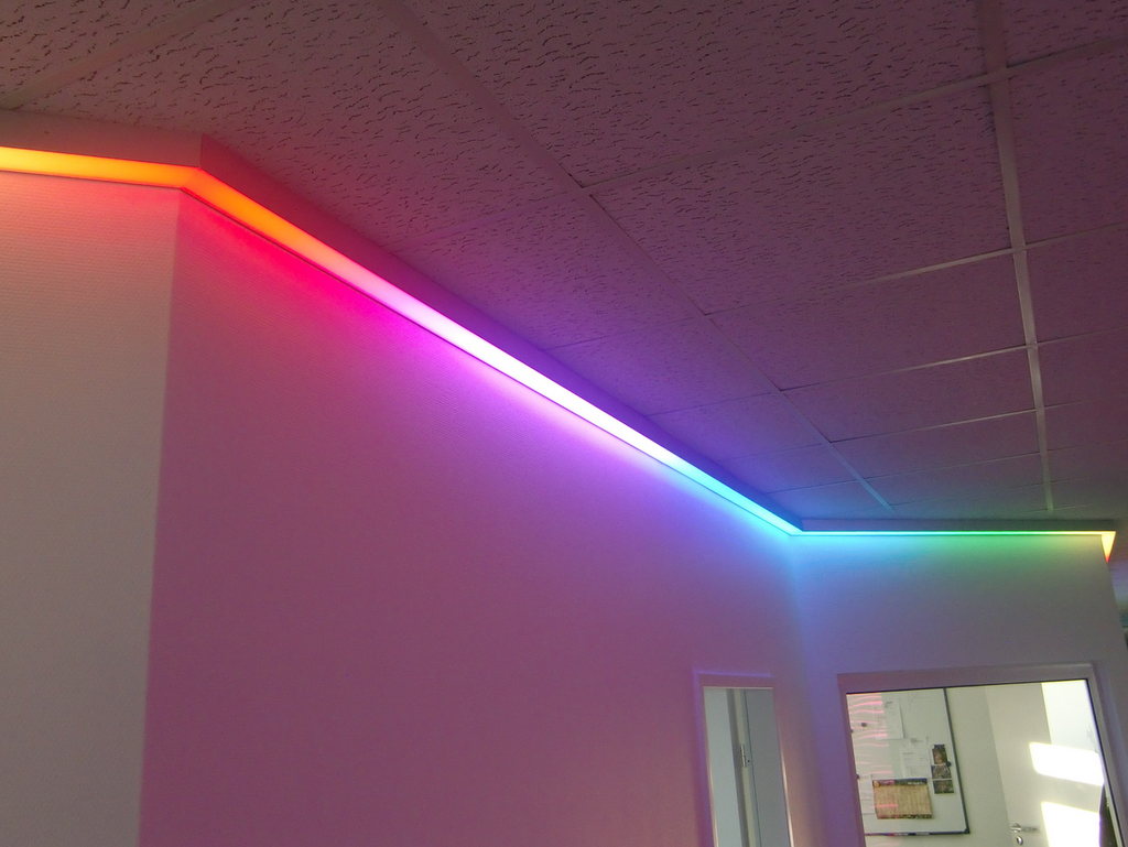 LED-Lauflicht-Streifen RGB 5m Rolle