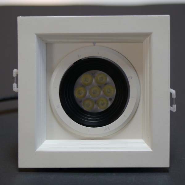 LED Deckenleuchte 240V 7x1W 5700-6350K