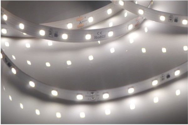 Premium+ BasicLine LED-Streifen, 5200K tageslichtweiß, CRI>90, 1404lm/m, 9.6W/m, 70LEDs/m, 24V