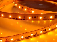 Premium BasicLine LED-Streifen, 2400K candlelight-warmweiß, 1113lm/m, 9.6W/m, 70LEDs/m, 24V Premium BasicLine LED-Streifen, 2400K candlelight-warmweiß, 1113lm/m, 9.6W/m, 70LEDs/m, 24V